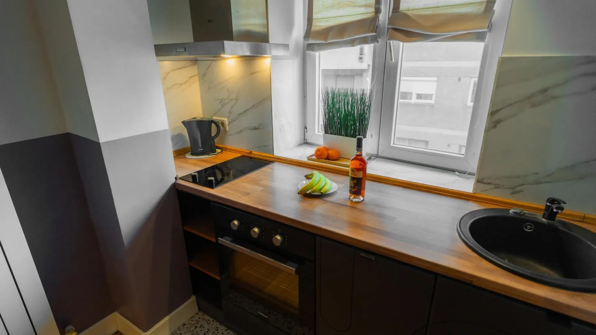 Ultra Central Apartment - Modern & Luxurious Stay In Old Town Bucarest