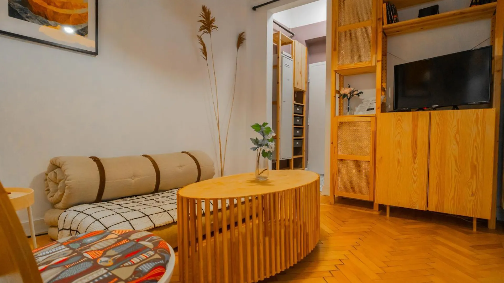 Ultra Central Apartment - Modern & Luxurious Stay In Old Town Bucarest