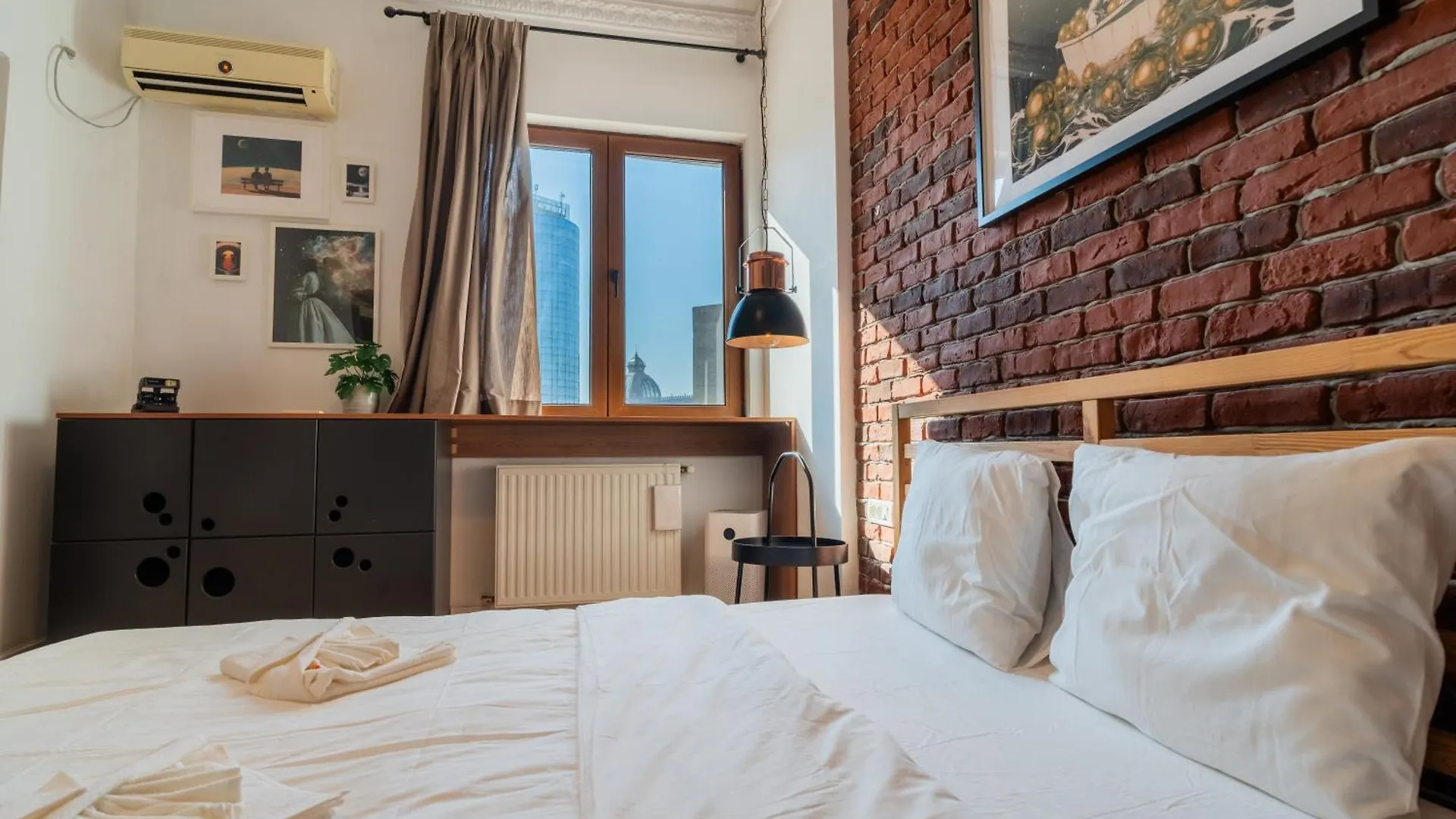 Ultra Central Apartment - Modern & Luxurious Stay In Old Town Bucarest