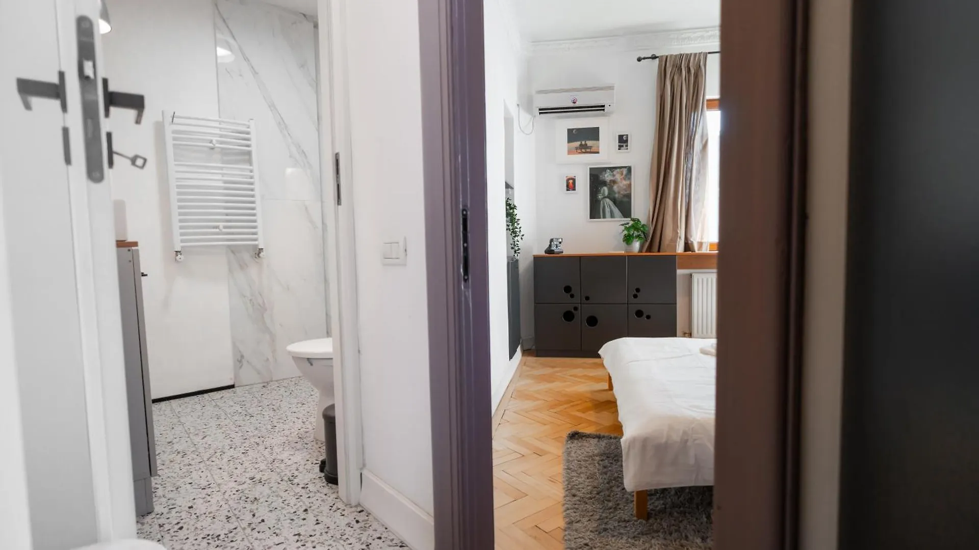 Ultra Central Apartment - Modern & Luxurious Stay In Old Town Bucarest