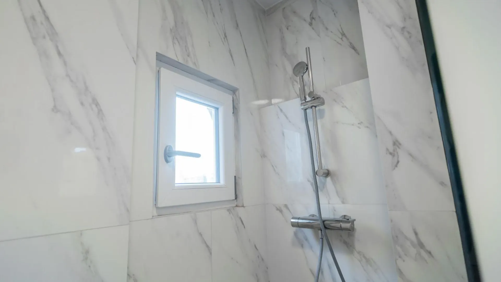 Ultra Central Apartment - Modern & Luxurious Stay In Old Town Bucarest
