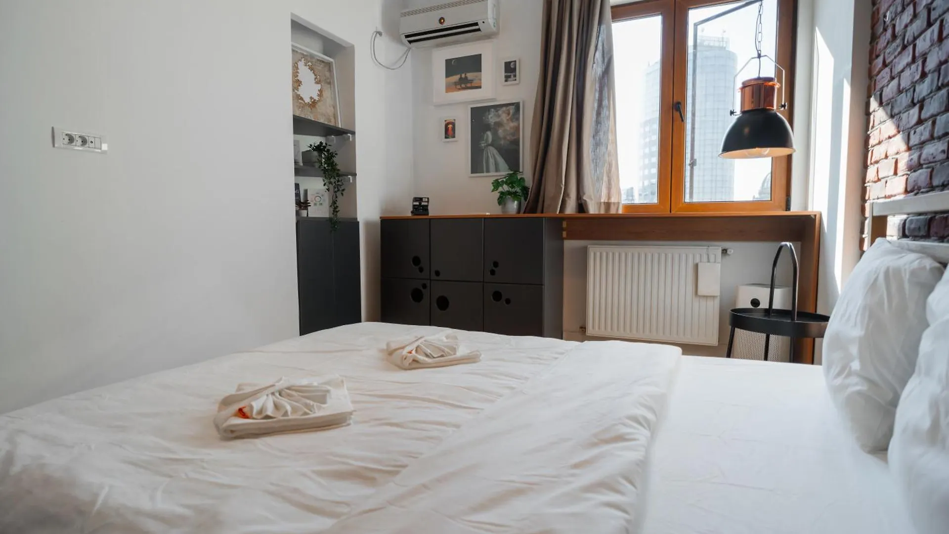 Ultra Central Apartment - Modern & Luxurious Stay In Old Town Bucarest