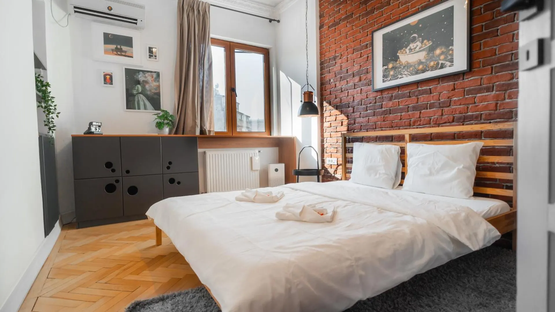 Ultra Central Apartment - Modern & Luxurious Stay In Old Town Bucarest